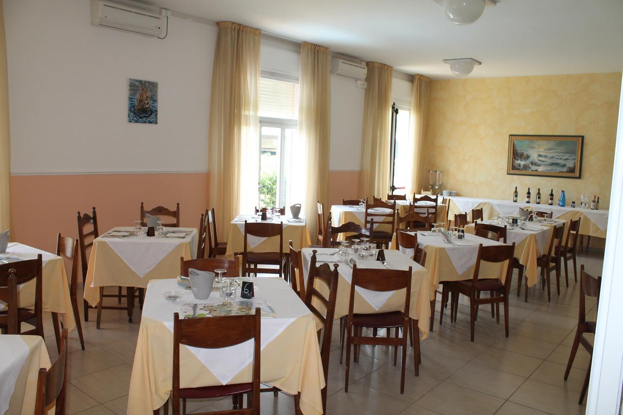 Hotel Ninfea Cervia Bagian luar foto