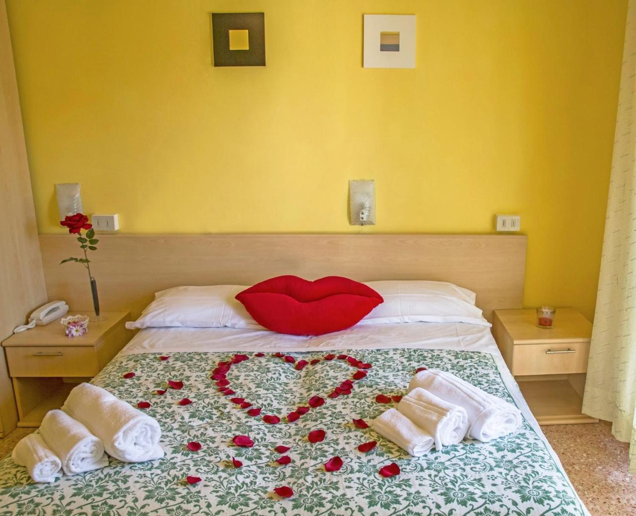 Hotel Ninfea Cervia Bagian luar foto